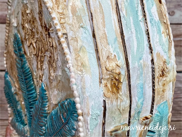 This image has an empty alt attribute; its file name is poletna-dekoracija-s-školjkami-15.jpeg