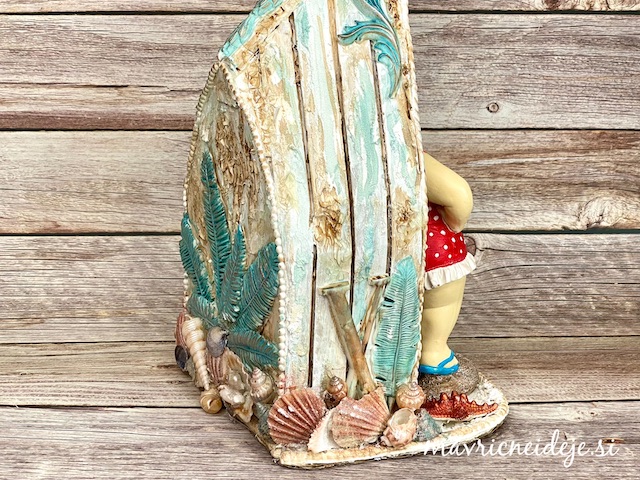 This image has an empty alt attribute; its file name is poletna-dekoracija-s-školjkami-2.jpeg